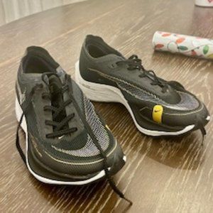 Nike ZoomX Vaporfly Next% 2 Womens size 8